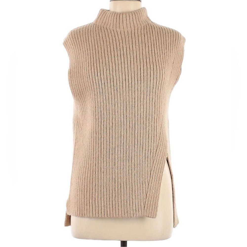 Sophie Rue Tan Mock Neck Ribbed
Sweater(Size Medium)